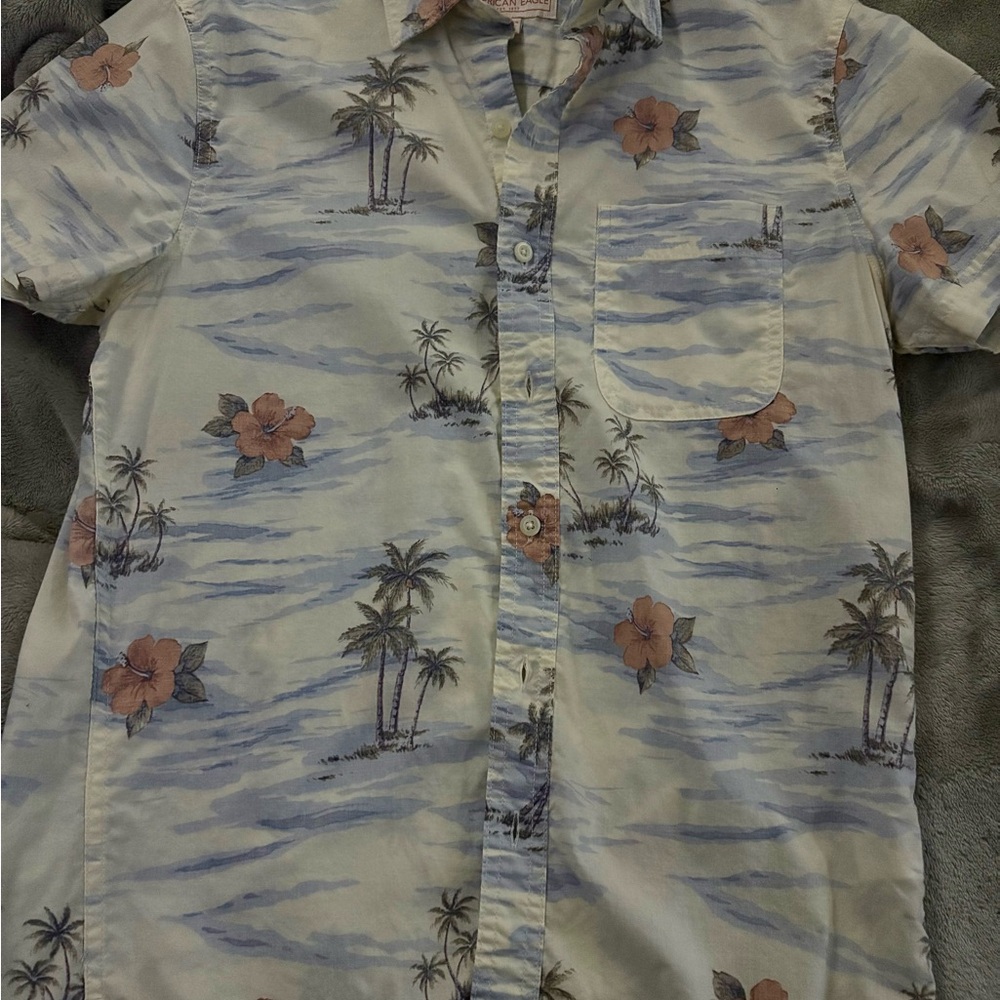 American Eagle short sleeve button up
